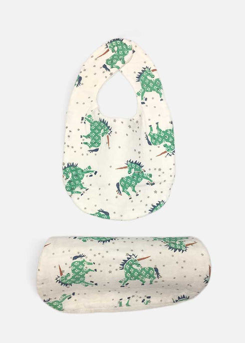 cotton bib and burp cloths in white color